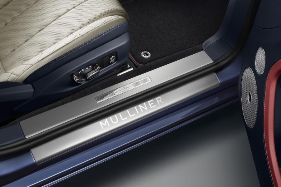 Детали интерьера Bentley Continental GT Mulliner Convertible 2020 года  (фото 8 из 21)